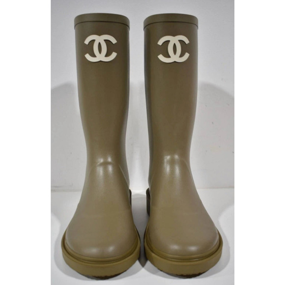Chanel REV Dark Beige Caoutchouc White CC Logo High Pull On Rubber Rain Boots 40 - Picture 1 of 12